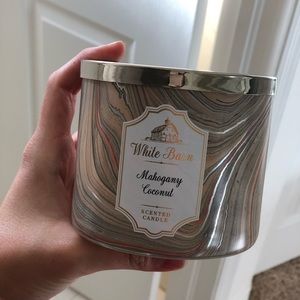 White Barn Candle